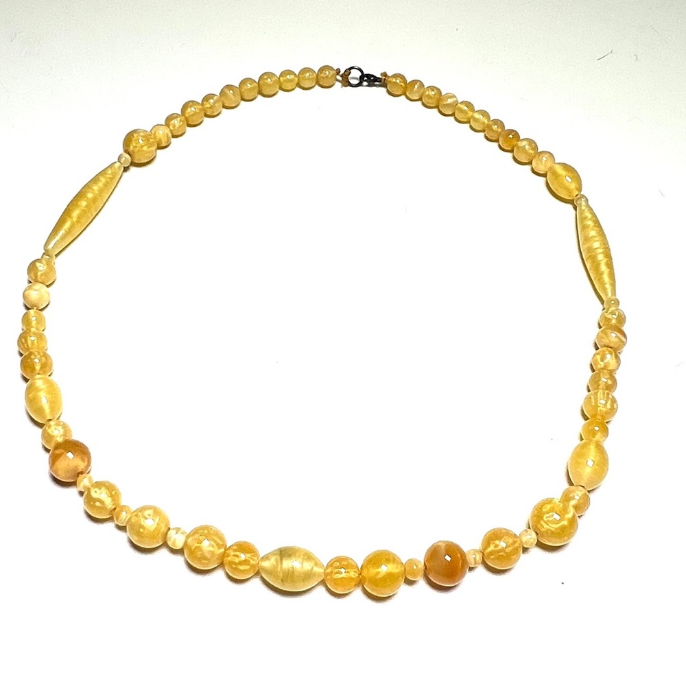 Vtg yellow glass beaded necklace